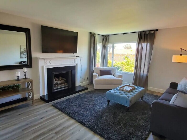 More Photos Of 1558 Ebers St, San Diego Apartments For Sale