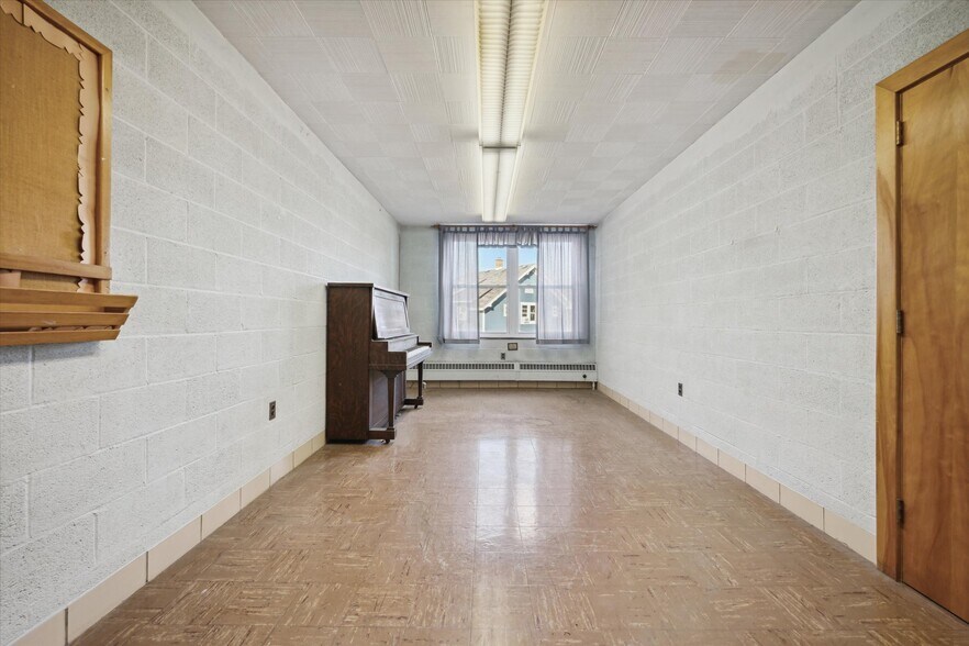 More Photos Of 725 Navarre Ave, Toledo Religious Facility For Sale