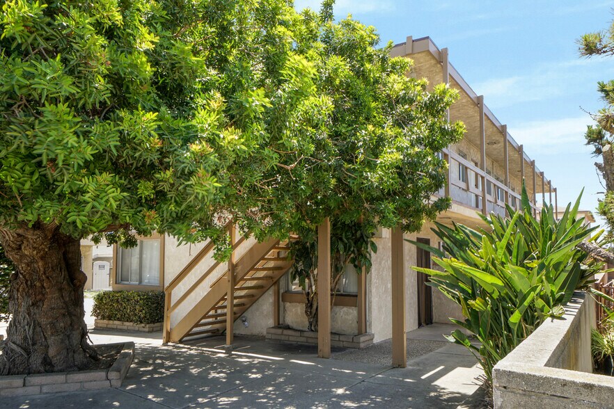 More Photos Of 1023 W 24th St, San Pedro Apartments For Sale