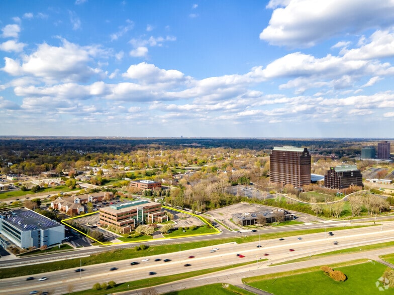 More Photos Of 26300 Northwestern Hwy, Southfield Office For Lease