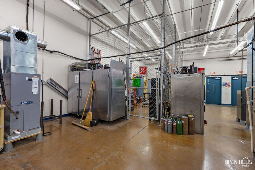 More Photos Of 2813 Central Fwy E, Wichita Falls Industrial For Sale