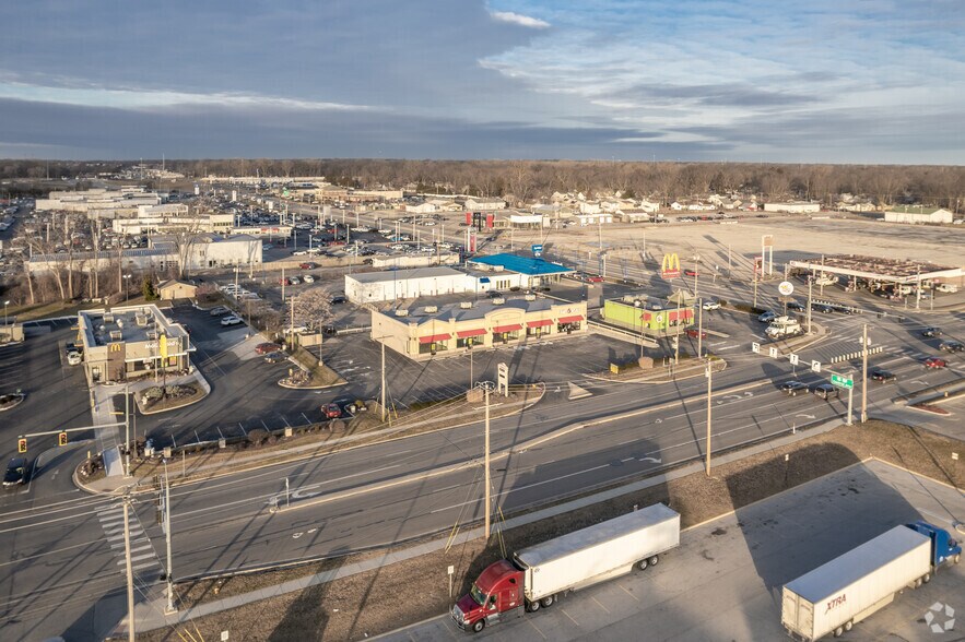 More Photos Of 3015 N Holland Sylvania Rd, Toledo Storefront For Lease