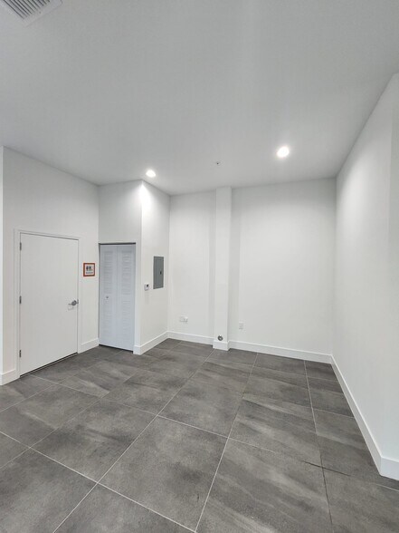 More Photos Of 961 SW 7th St, Miami Apartments For Lease