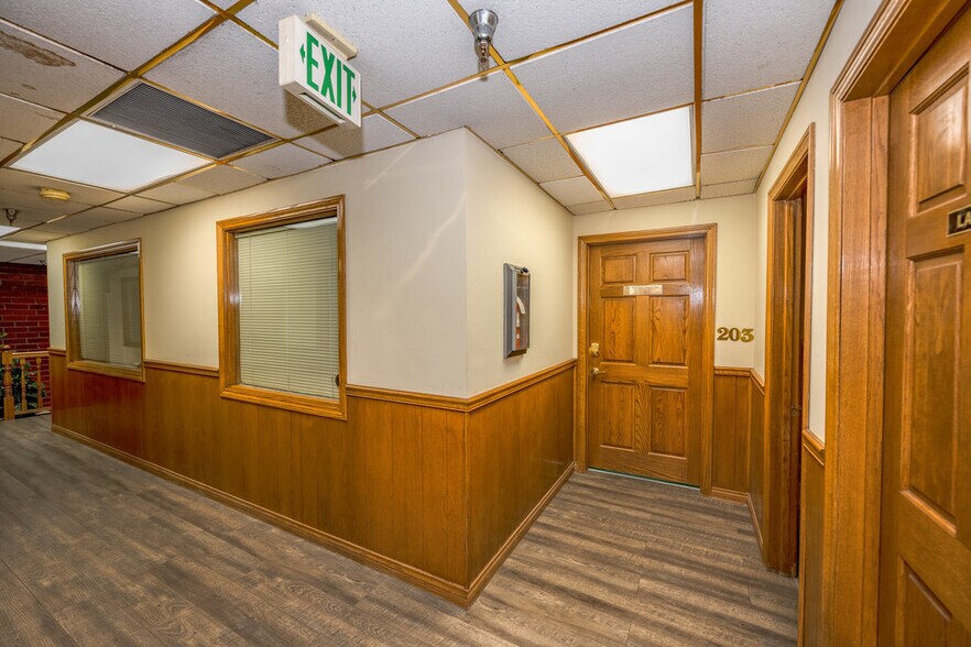 More Photos Of 501 S Myrtle Ave, Monrovia Office For Sale