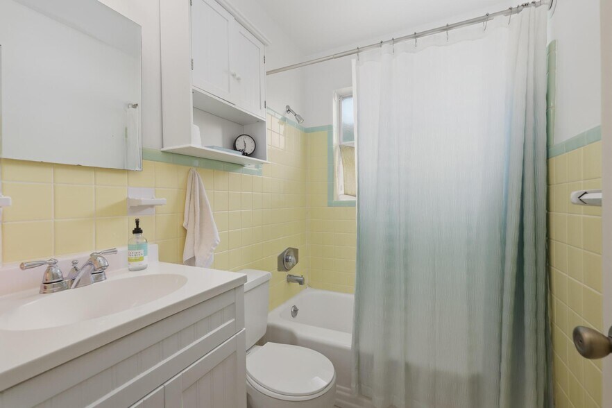 More Photos Of 642 Harwood St, Orlando Apartments For Sale