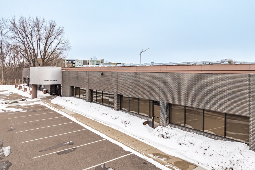 More Photos Of 6801-6811 Flying Cloud Dr, Eden Prairie Research And Development For Lease
