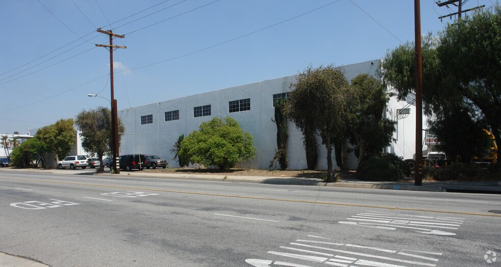 More Photos Of 6021 Bandini Blvd, Los Angeles Warehouse For Lease