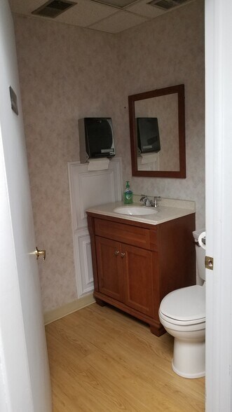 More Photos Of 3110 Davenport Ave, Saginaw Medical For Sale