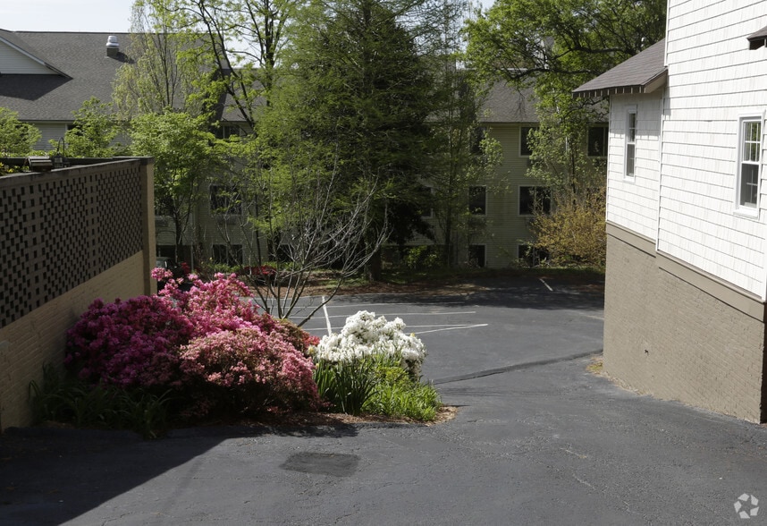 More Photos Of 506 Pettigru St, Greenville Office For Sale