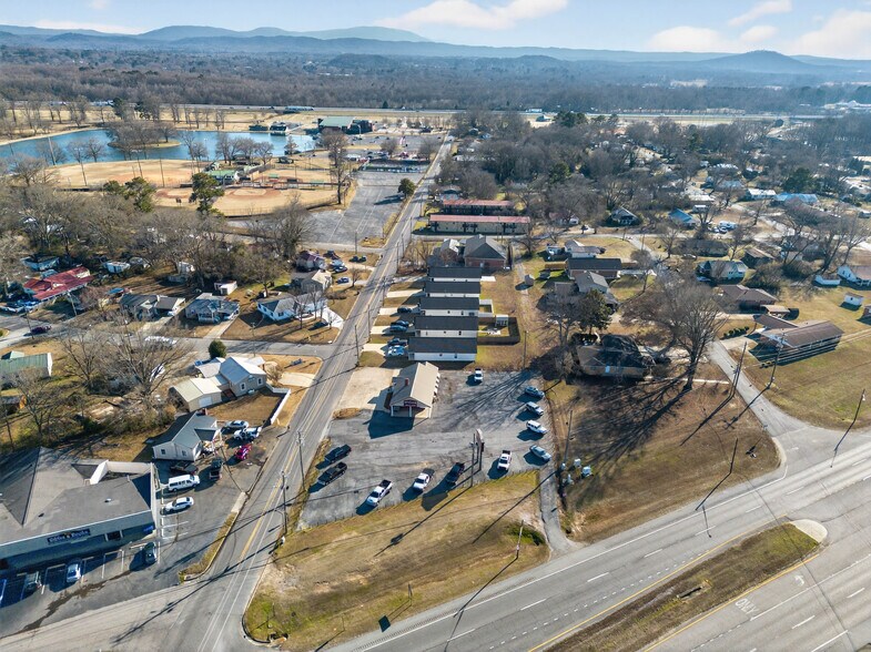 More Photos Of 104 McCullars Ln, Oxford General Retail For Sale