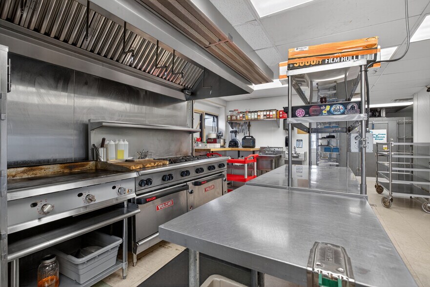 More Photos Of 124 S Brooklyn Rd, Napoleon Freestanding For Sale