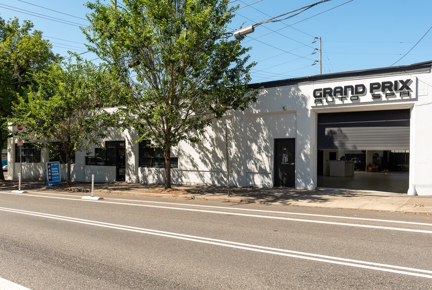 More Photos Of 1631 SW Jefferson St, Portland Research And Development For Sale