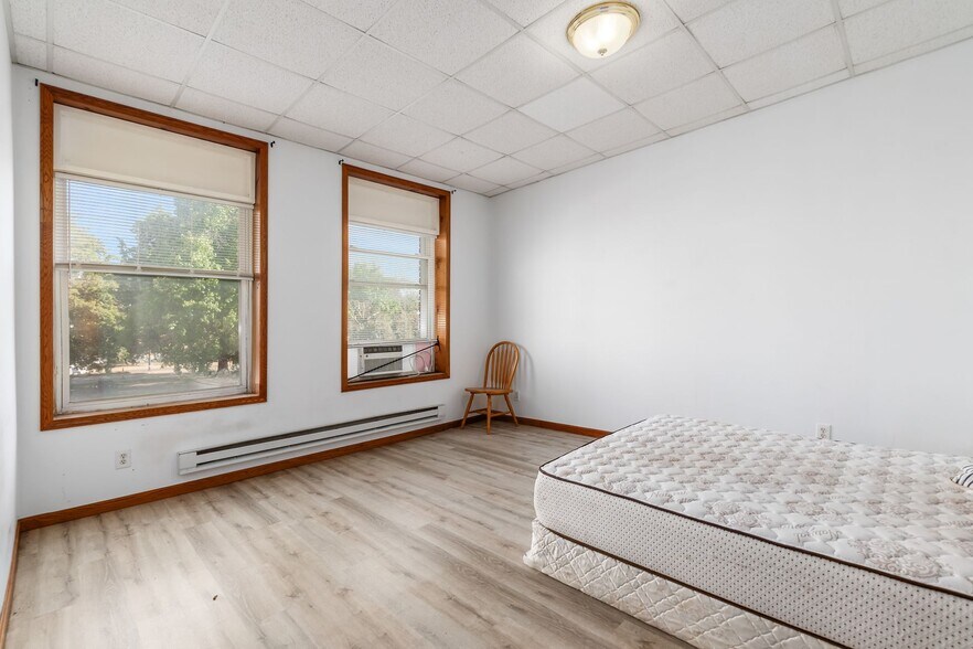 More Photos Of 10 S Park St, Mansfield Storefront Retail Residential For Sale