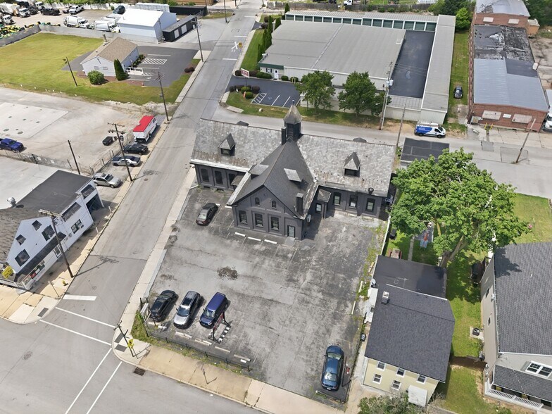 More Photos Of 805 E Prospect St, York General Retail For Sale
