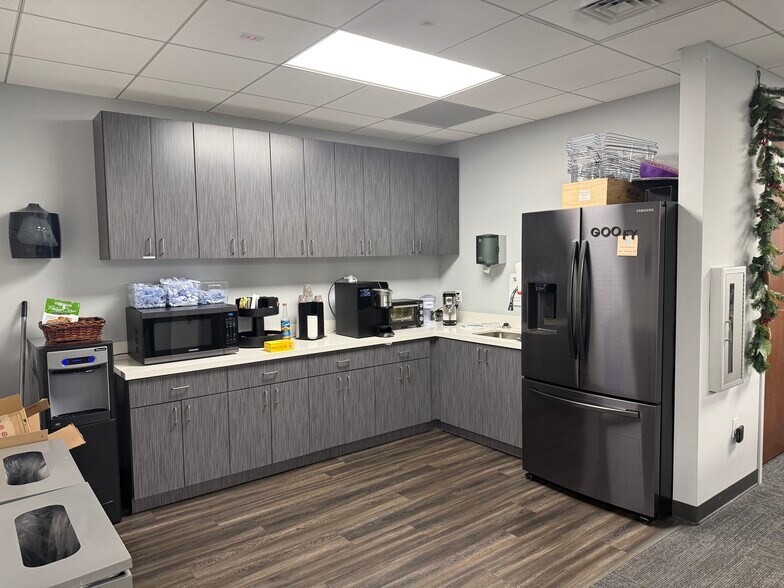 More Photos Of 1580 Sawgrass Corporate Pky, Sunrise Office For Lease