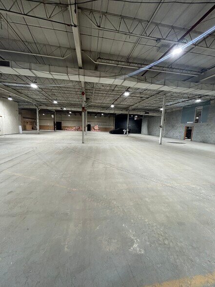 More Photos Of 1190 Boul Thibeau, Trois-Rivières Industrial For Lease