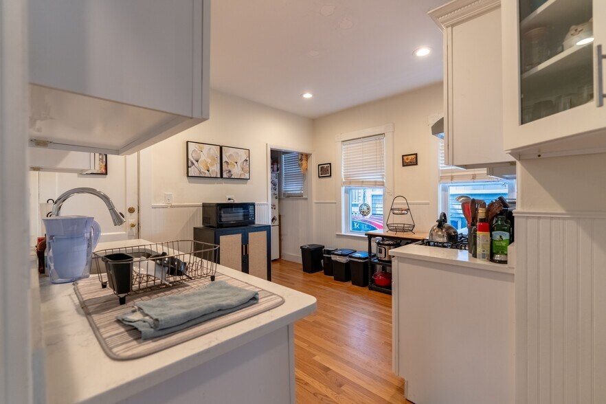 More Photos Of 40 Tanager St, Arlington Apartments For Sale