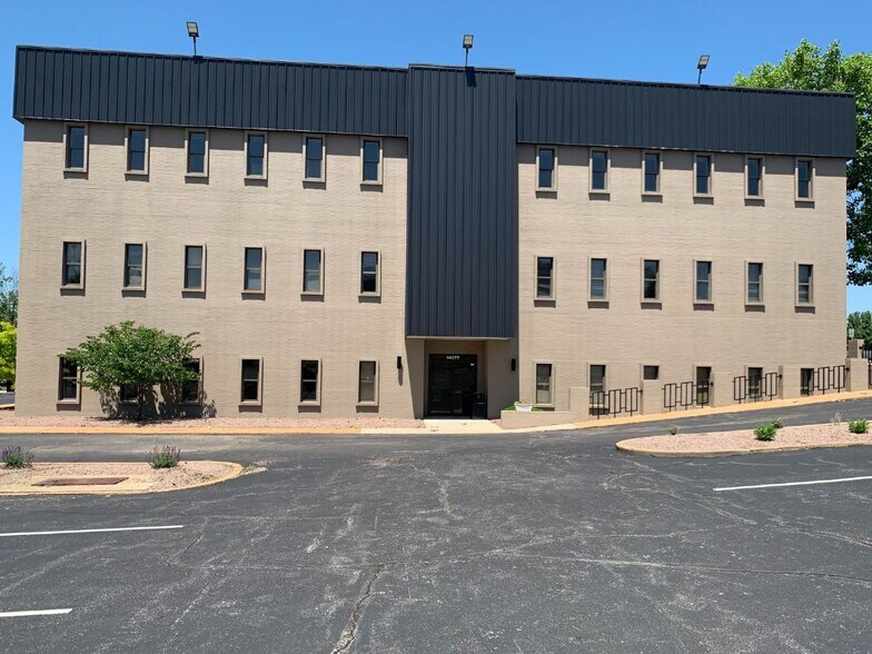 More Photos Of 14377 Woodlake Dr, Chesterfield Medical For Lease