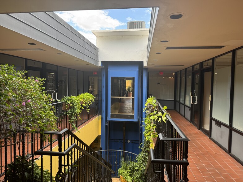 More Photos Of 228 N Park Ave, Winter Park Loft Creative Space For Lease