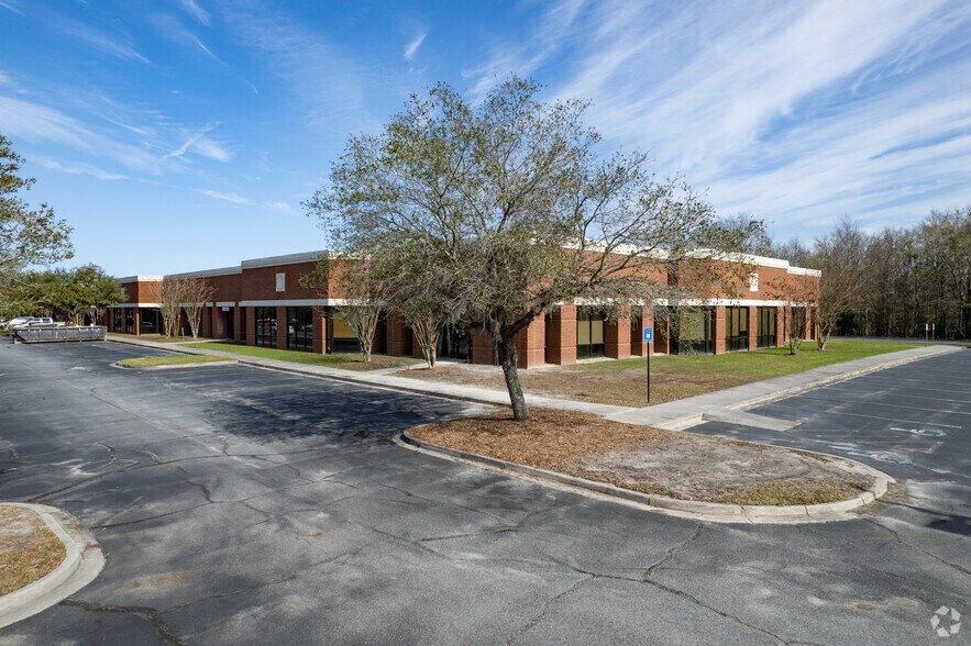 More Photos Of 8001 Chatham Center Dr, Savannah Office For Lease