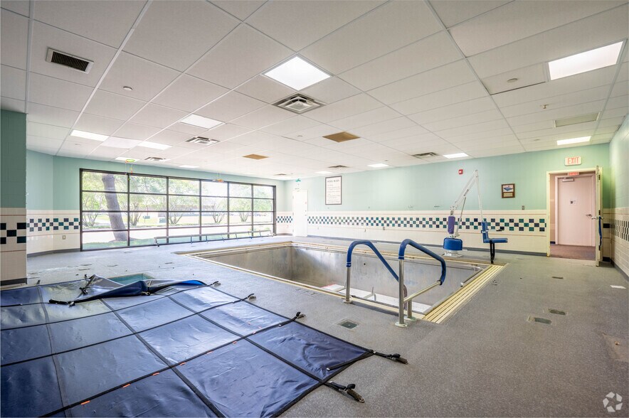 More Photos Of 940 N Marr Rd, Columbus Medical For Lease