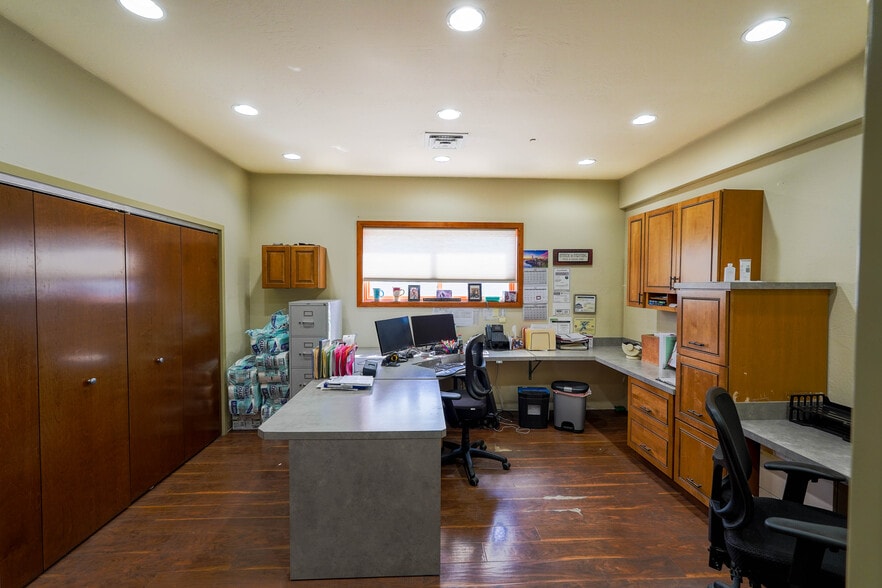 More Photos Of 105 Rocky Cliff Ln, Kalispell Industrial For Sale