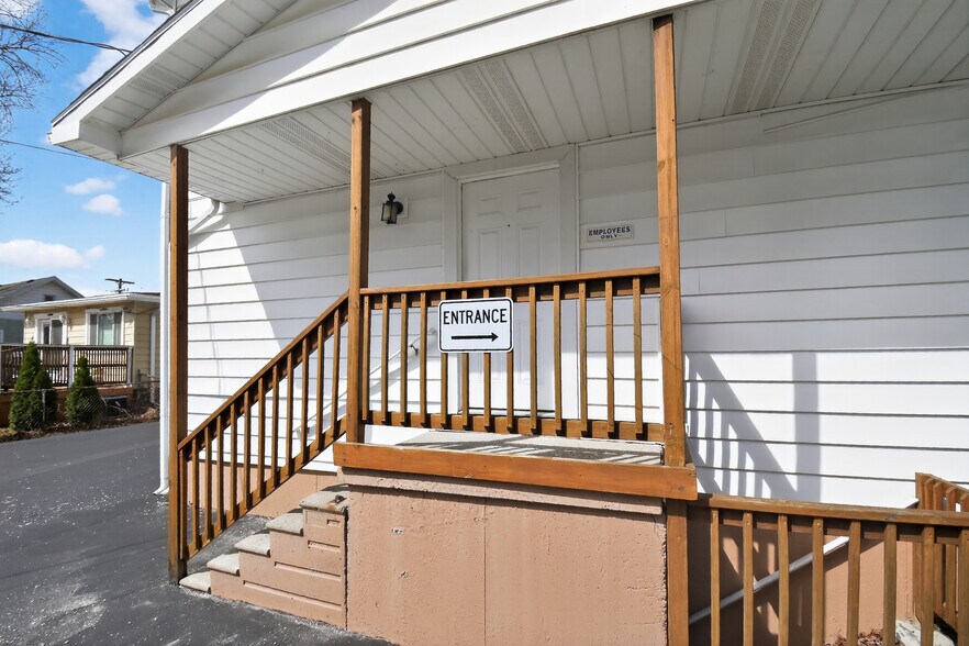 More Photos Of 175 2nd St, Belleville Office For Sale