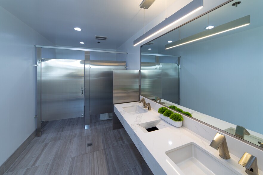 More Photos Of 24445 Hawthorne Blvd, Torrance Medical For Lease