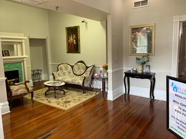 More Photos Of 725 E Silver Springs Blvd, Ocala Loft Creative Space For Sale