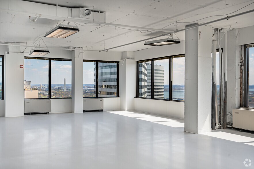 More Photos Of 1700 N Moore St, Arlington Office For Lease