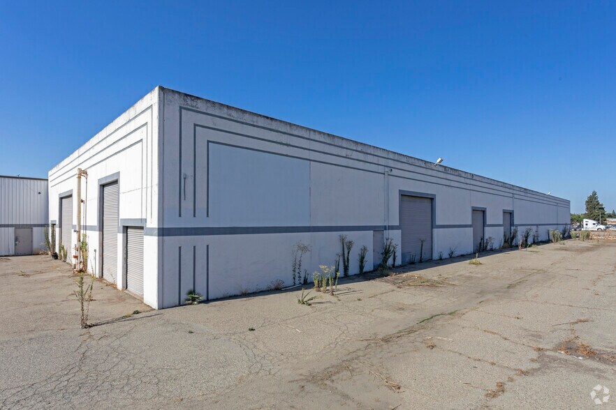 More Photos Of 5333 N Cornelia Ave, Fresno Warehouse For Lease