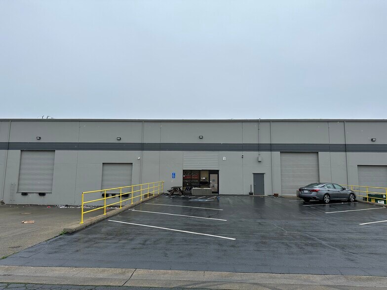 More Photos Of 8470 Belvedere Ave, Sacramento Warehouse For Lease