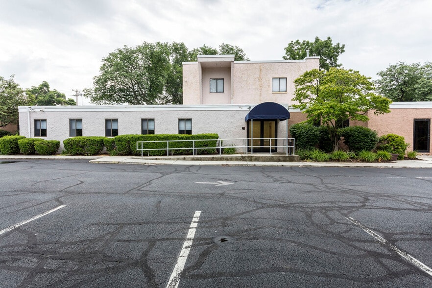 More Photos Of 216 Congers Rd, New City Office For Sale
