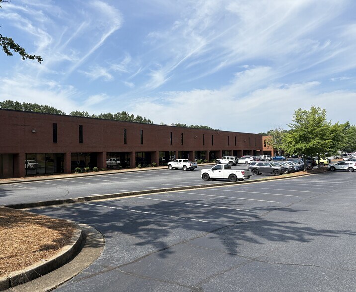 Primary Photo Of 100 Londonderry Ct, Woodstock Warehouse For Lease