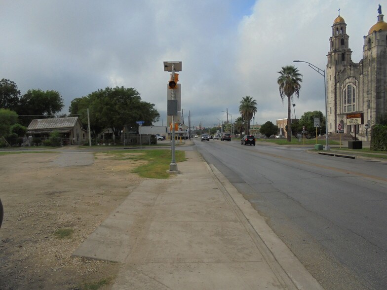 More Photos Of 1802 N Zarzamora St, San Antonio Land For Sale