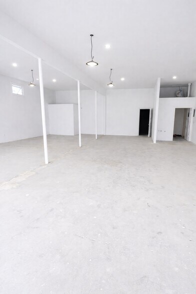 More Photos Of 1236 N Wilmington Blvd, Wilmington Storefront For Lease