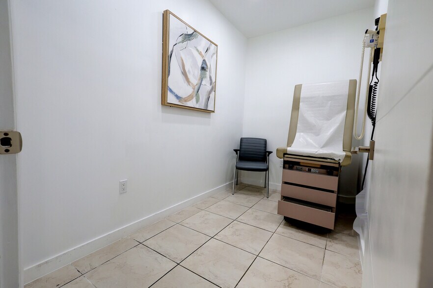 More Photos Of 8525 SW 92nd St, Miami Office For Sale