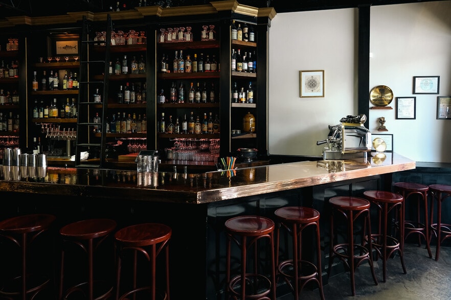More Photos Of 220 E Coffee St, Greenville Restaurant For Lease