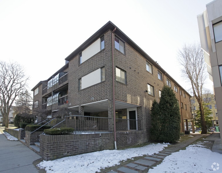 More Photos Of 1500-1516 Bedford St, Stamford Office For Sale