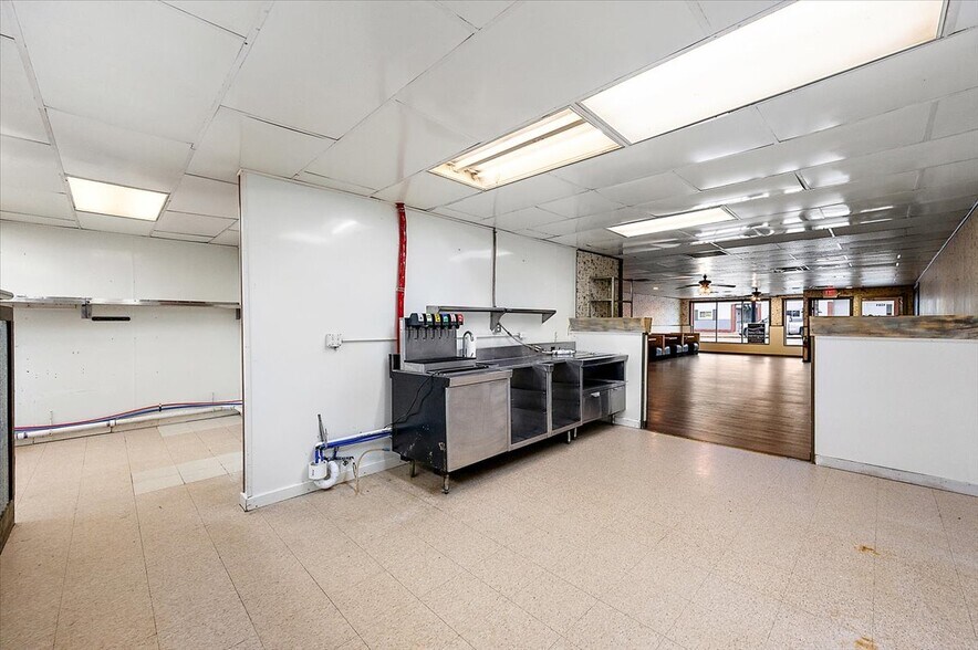 More Photos Of 4084 Huron St, North Branch Restaurant For Sale