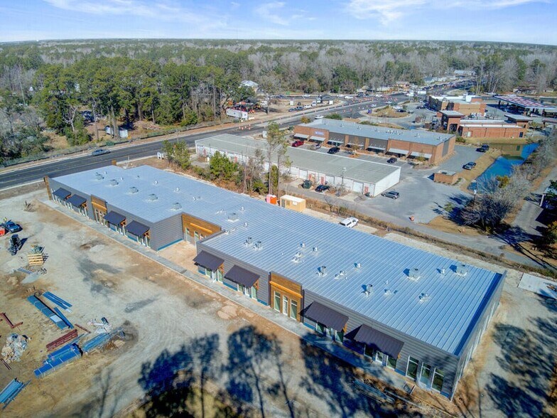 More Photos Of 313 N Maple St, Summerville Flex For Lease