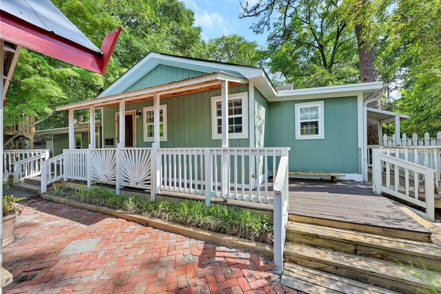 More Photos Of 4911 Oleander Dr, Wilmington General Retail For Sale