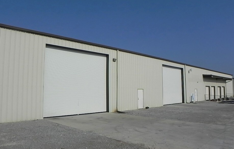 More Photos Of 3401 Highway 20, Decatur Unknown For Lease