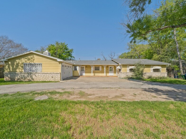 More Photos Of 2326 Hartford Rd, Austin Apartments For Sale