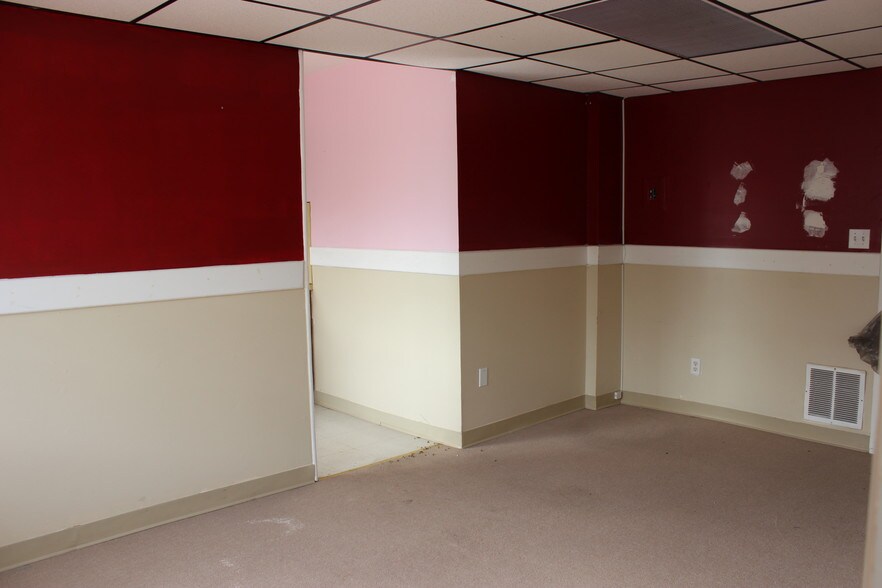 More Photos Of 1384-1388 Dixwell Ave, Hamden Office For Lease