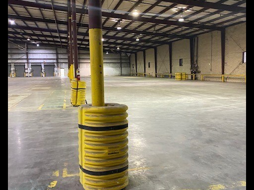 More Photos Of 238 S Industrial Blvd, Calhoun Warehouse For Sale