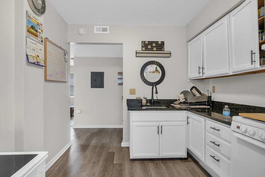 More Photos Of 182 W North St, Crown Point Apartments For Sale