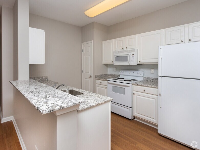 More Photos Of 1300 Independence Place Dr, Hinesville Apartments For Sale