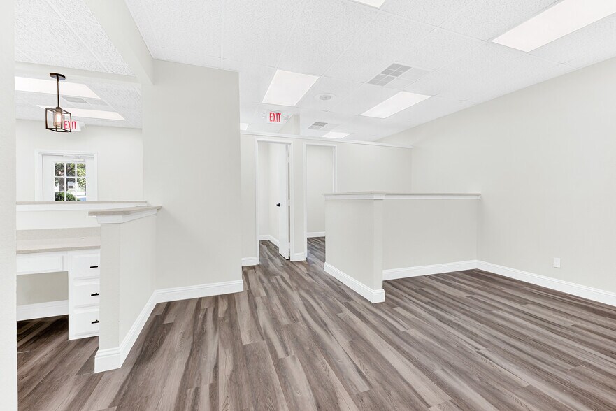 More Photos Of 326 S Edmonds Ln, Lewisville Medical For Lease