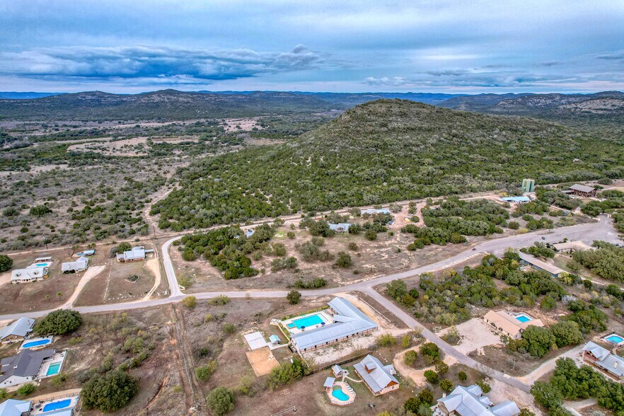 More Photos Of 16 Mountain Laurel Ln, Concan Hospitality For Sale